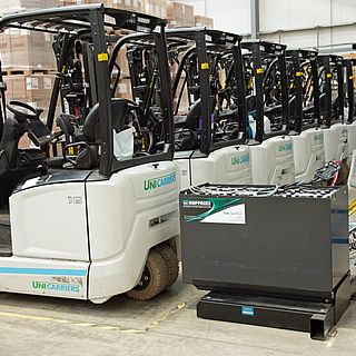 Save like TechnoCargo with an electric forklift fleet  - learn more